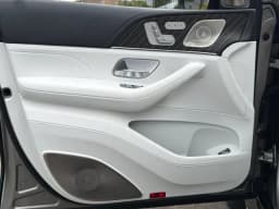 Mercedes-Benz GLS Maybach GLS 600 4MATIC SUV 2026 — side view