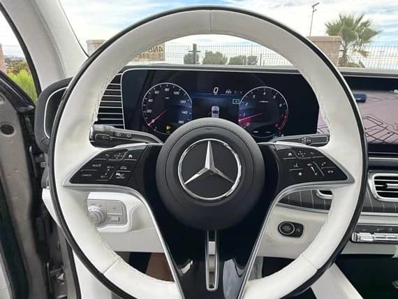 Mercedes-Benz GLS Maybach GLS 600 4MATIC SUV 2026 — side view
