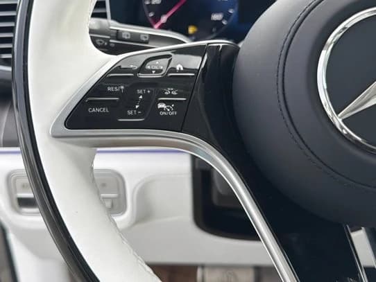 Mercedes-Benz GLS Maybach GLS 600 4MATIC SUV 2026 — side view