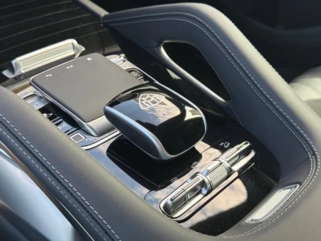 Mercedes-Benz GLS Maybach GLS 600 4MATIC SUV 2026 — side view
