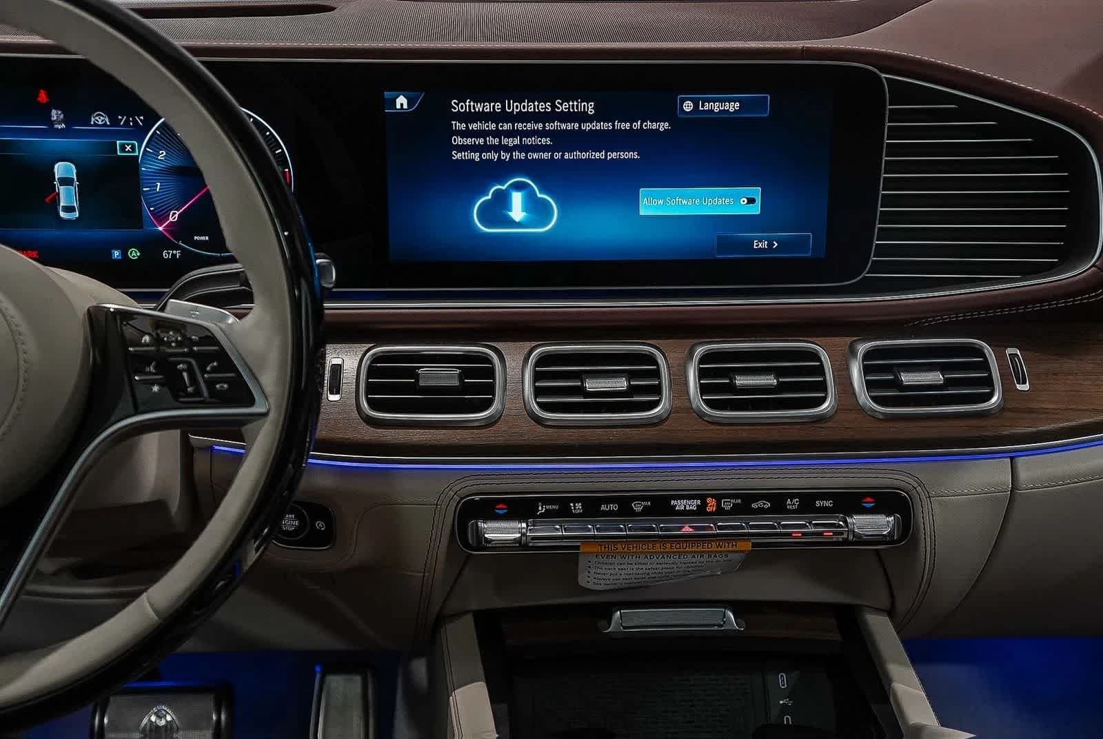 Mercedes-Benz GLS Maybach GLS 600 4MATIC SUV 2026 — side view