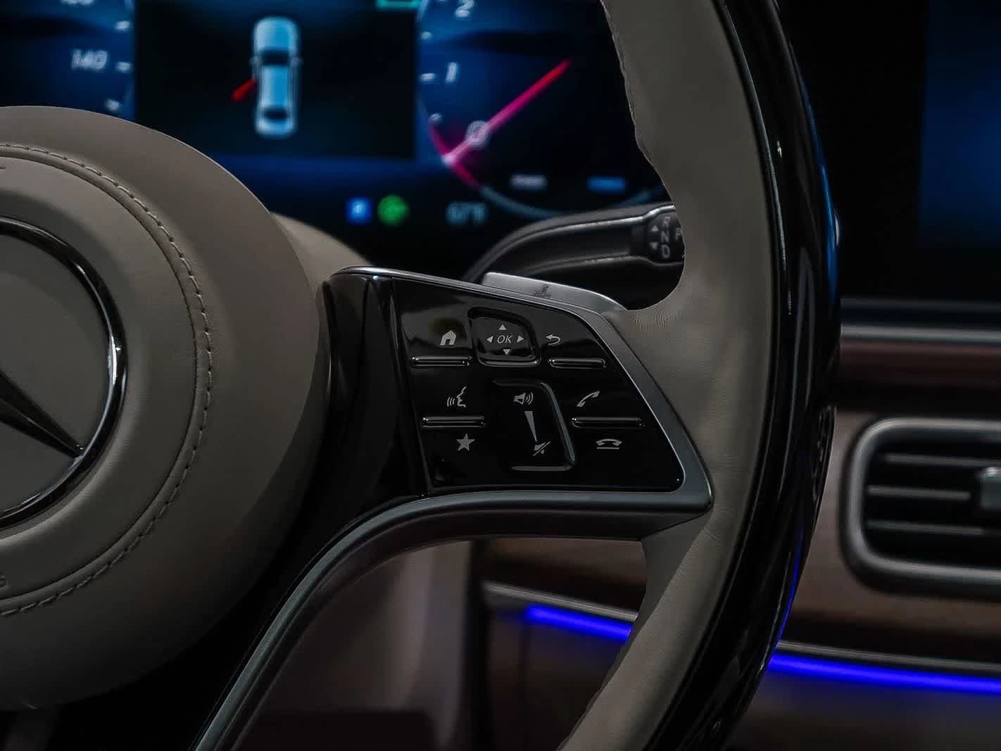 Mercedes-Benz GLS Maybach GLS 600 4MATIC SUV 2026 — side view