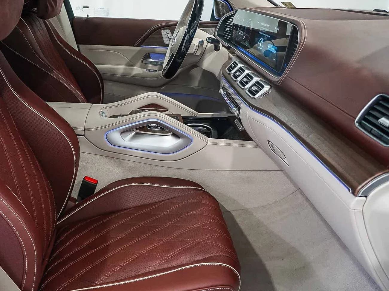 Mercedes-Benz GLS Maybach GLS 600 4MATIC SUV 2026 — side view