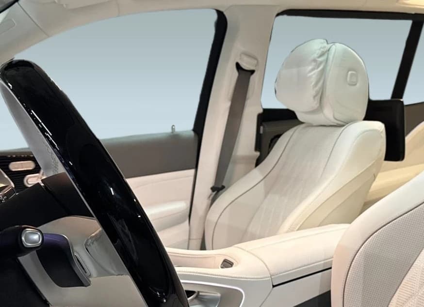 Mercedes-Benz GLS Maybach GLS 600 4MATIC SUV 2026 — side view