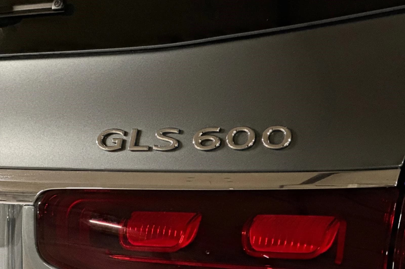 Mercedes-Benz GLS Maybach GLS 600 4MATIC SUV 2026 — side view