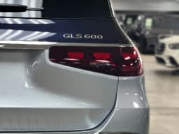 Mercedes-Benz GLS Maybach GLS 600 4MATIC SUV 2026 — side view