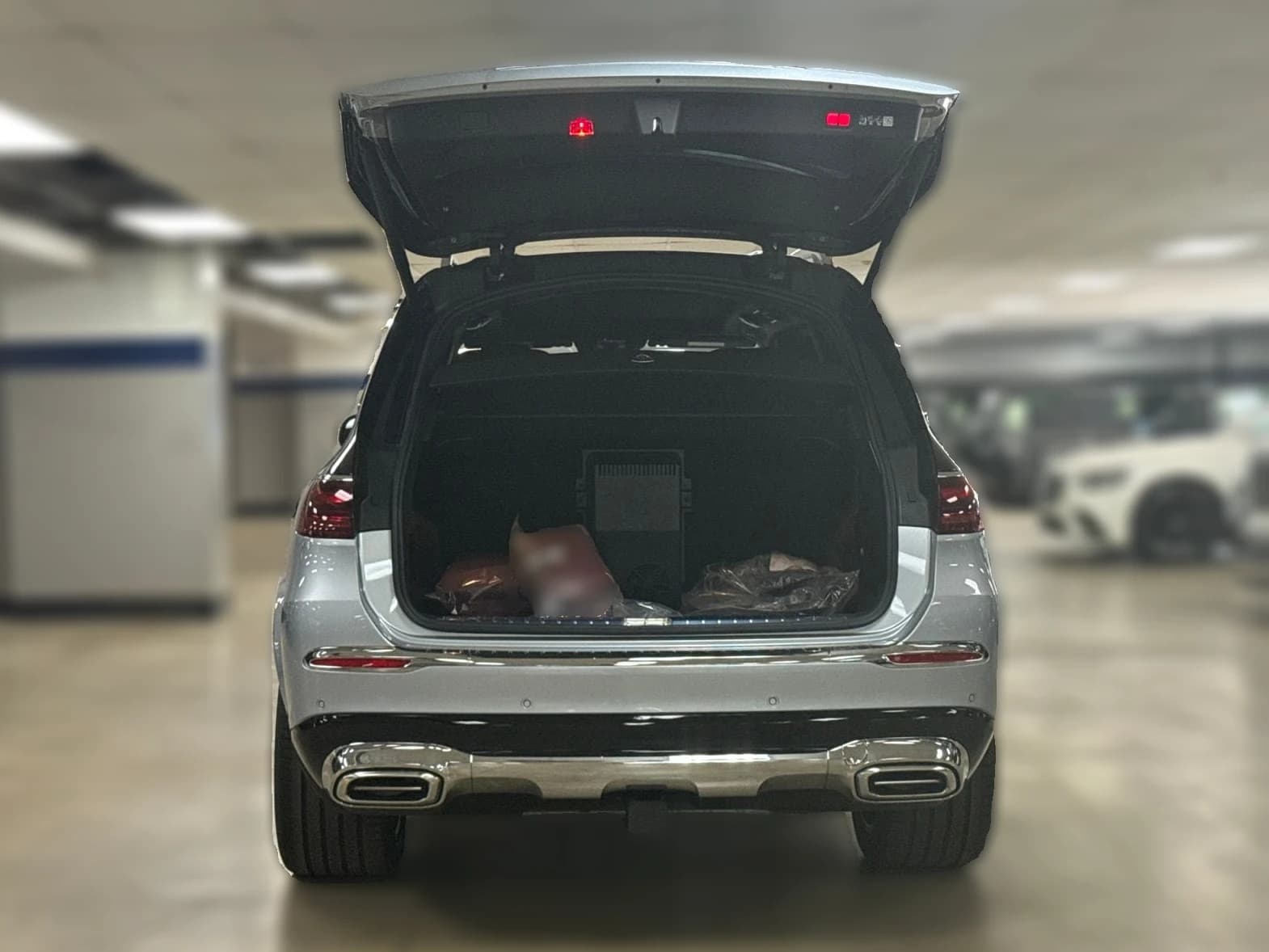 Mercedes-Benz GLS Maybach GLS 600 4MATIC SUV 2026 — side view