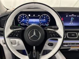 Mercedes-Benz GLS Maybach GLS 600 4MATIC SUV 2026 — side view