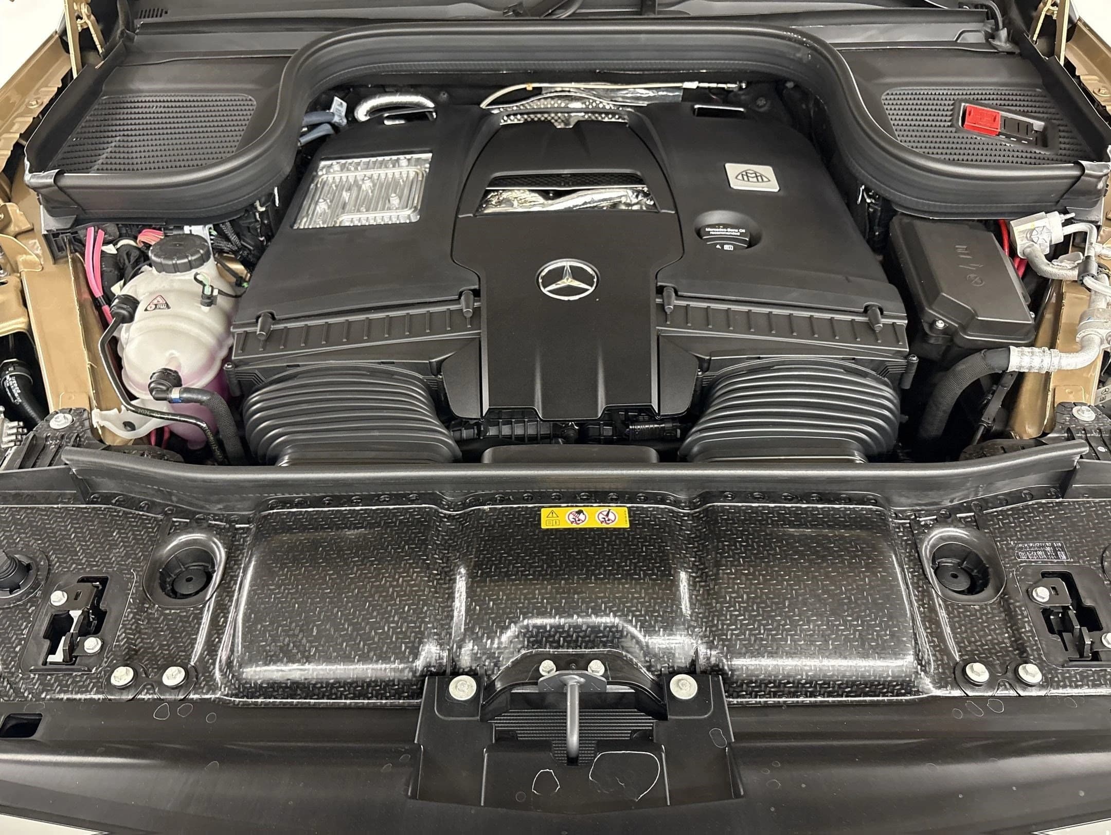 Mercedes-Benz GLS Maybach GLS 600 4MATIC SUV 2026 — side view