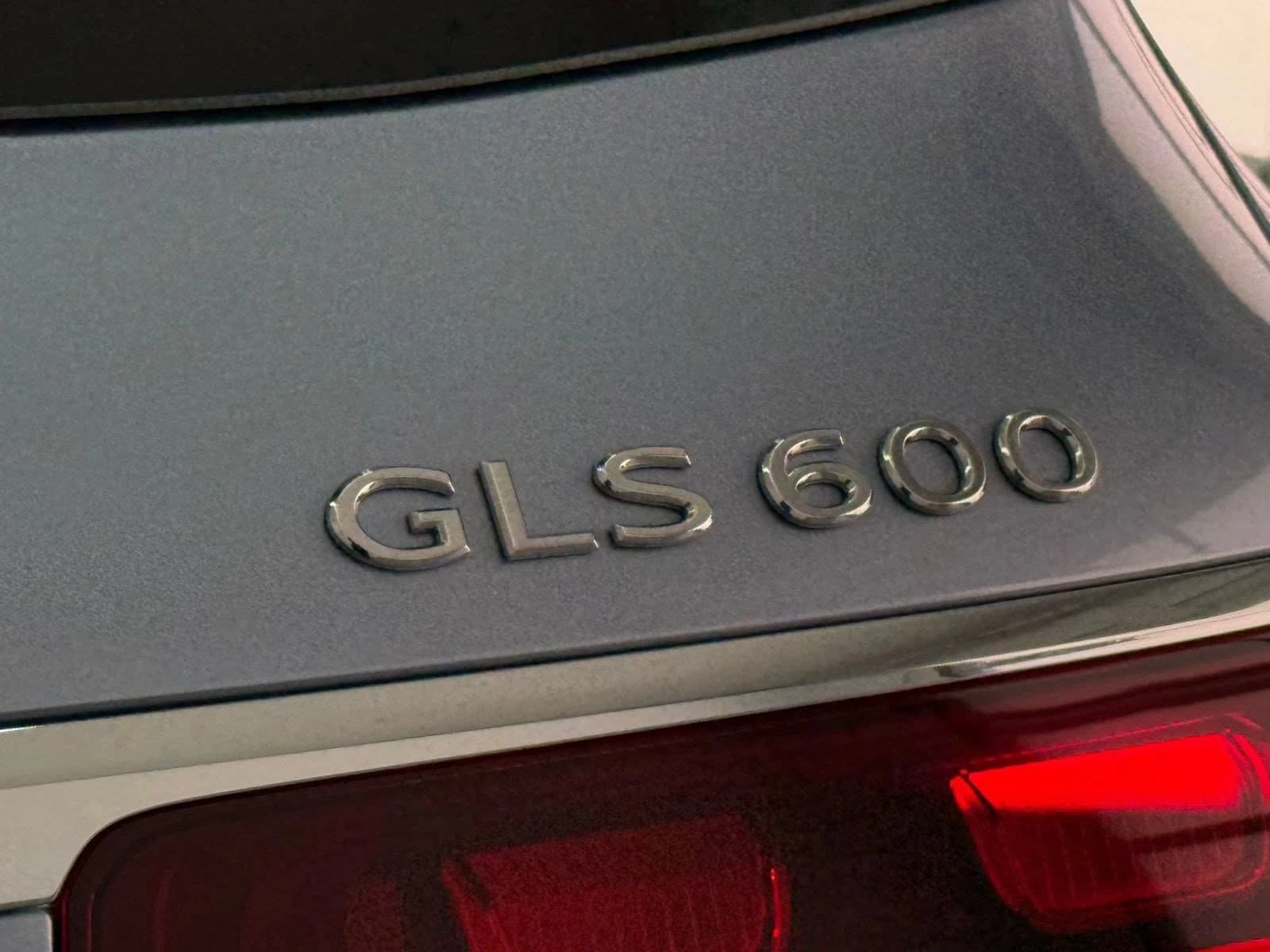 Mercedes-Benz GLS Maybach GLS 600 4MATIC SUV 2026 — side view
