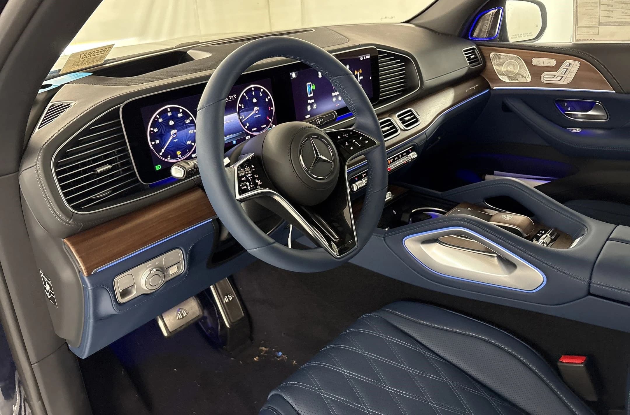 Mercedes-Benz GLS Maybach GLS 600 4MATIC SUV 2026 — side view