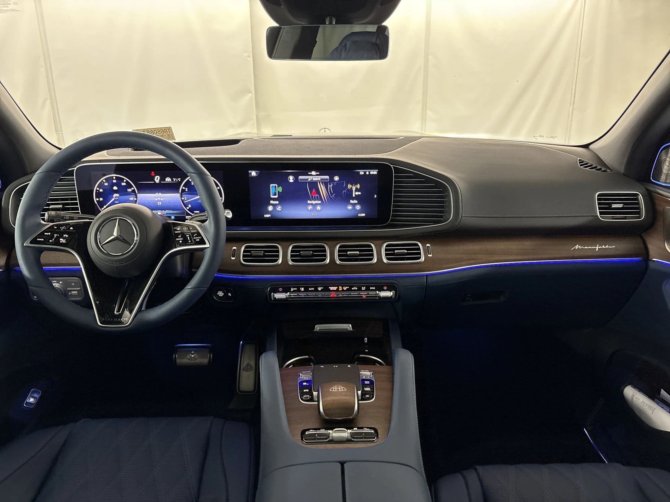Mercedes-Benz GLS Maybach GLS 600 4MATIC SUV 2026 — side view