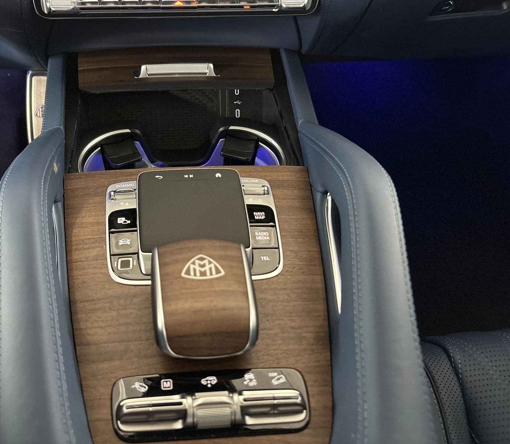 Mercedes-Benz GLS Maybach GLS 600 4MATIC SUV 2026 — side view