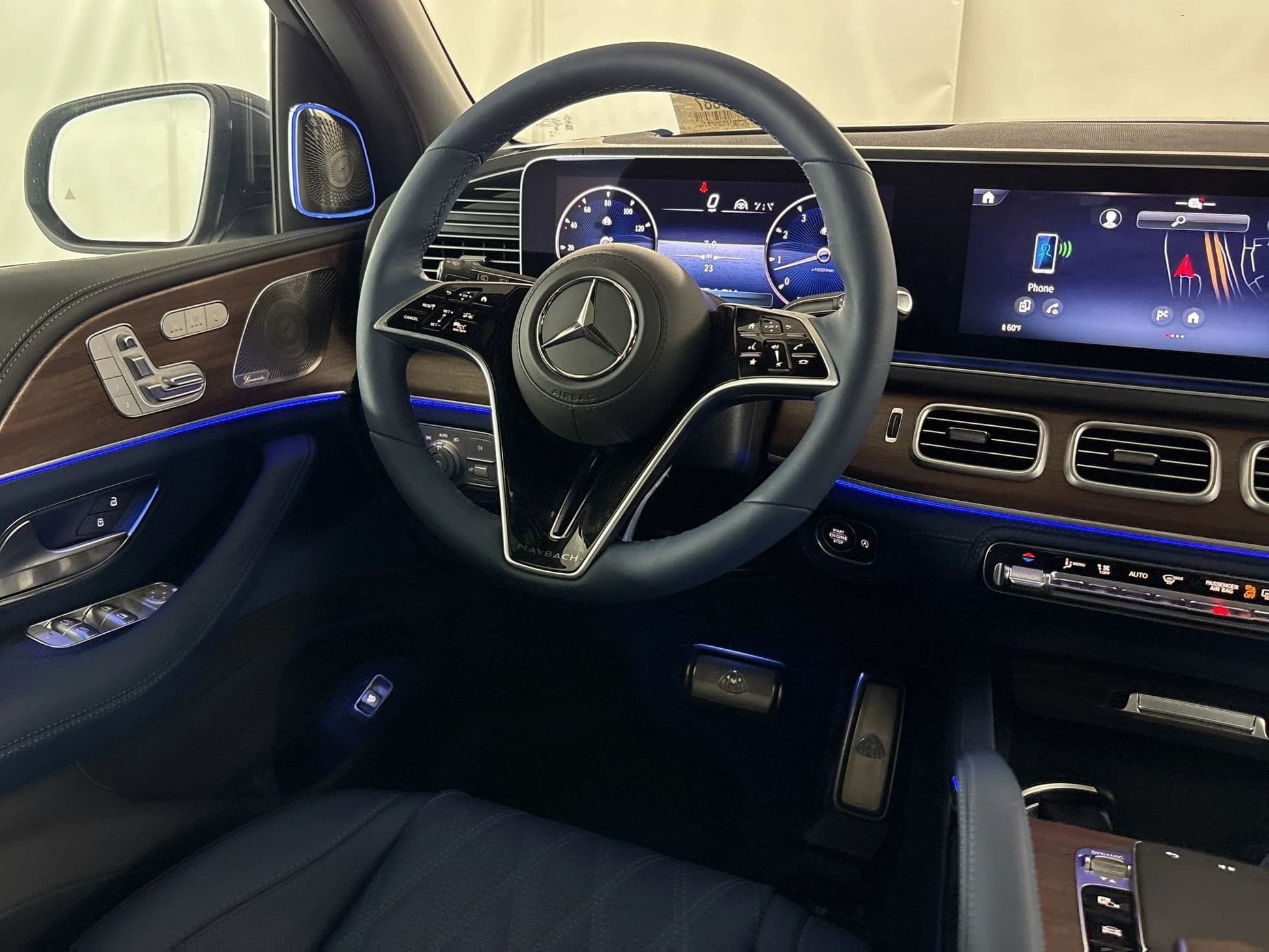 Mercedes-Benz GLS Maybach GLS 600 4MATIC SUV 2026 — side view