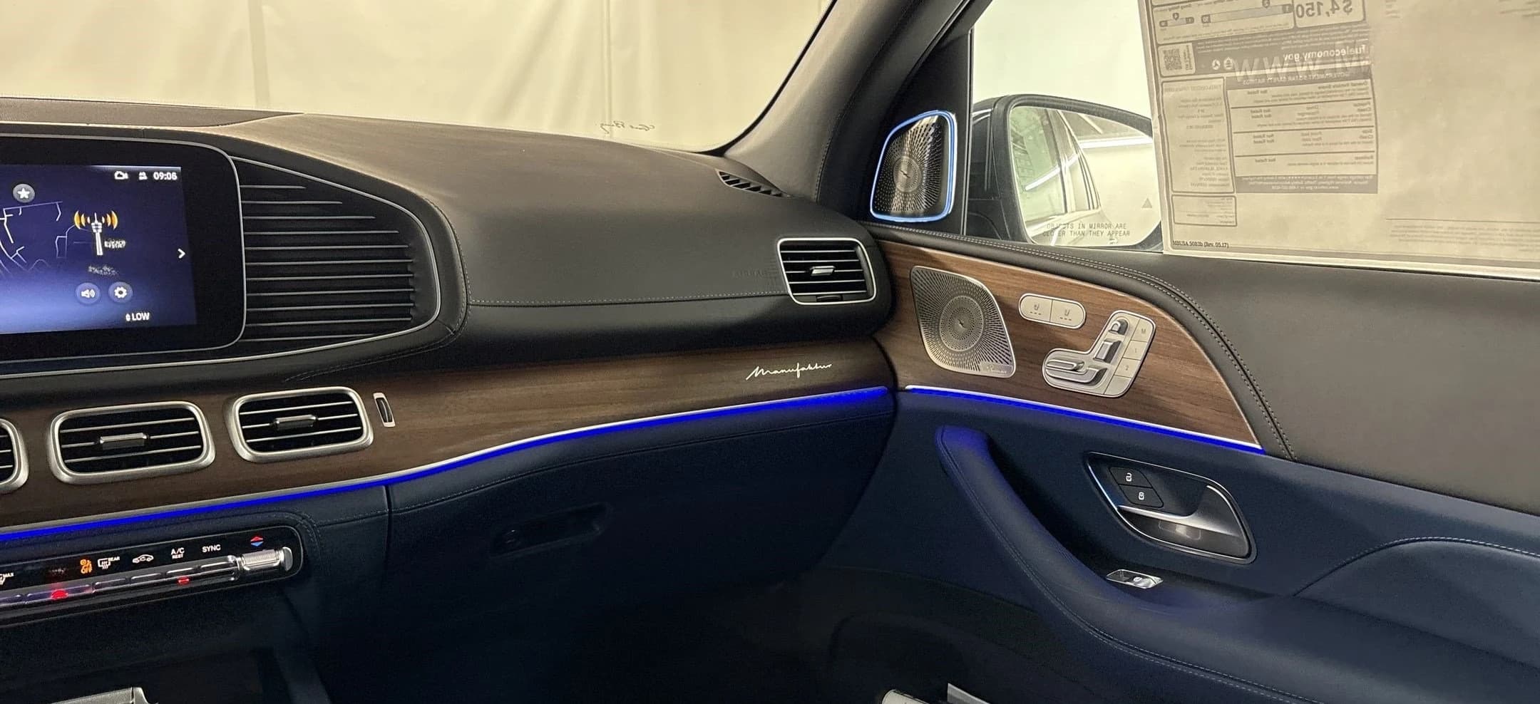 Mercedes-Benz GLS Maybach GLS 600 4MATIC SUV 2026 — side view