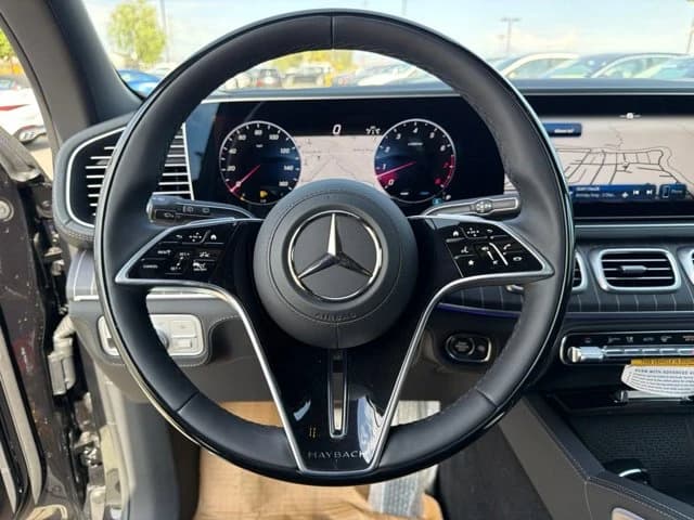 Mercedes-Benz GLS Maybach GLS 600 4MATIC SUV 2026 — side view