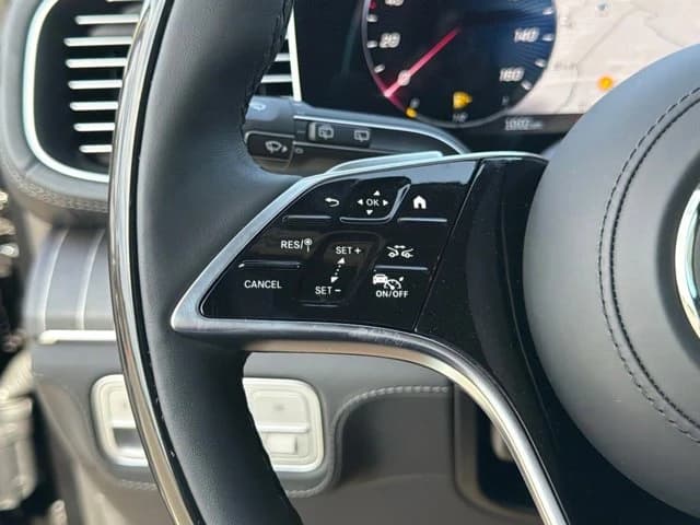 Mercedes-Benz GLS Maybach GLS 600 4MATIC SUV 2026 — side view