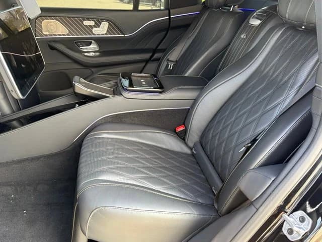 Mercedes-Benz GLS Maybach GLS 600 4MATIC SUV 2026 — side view