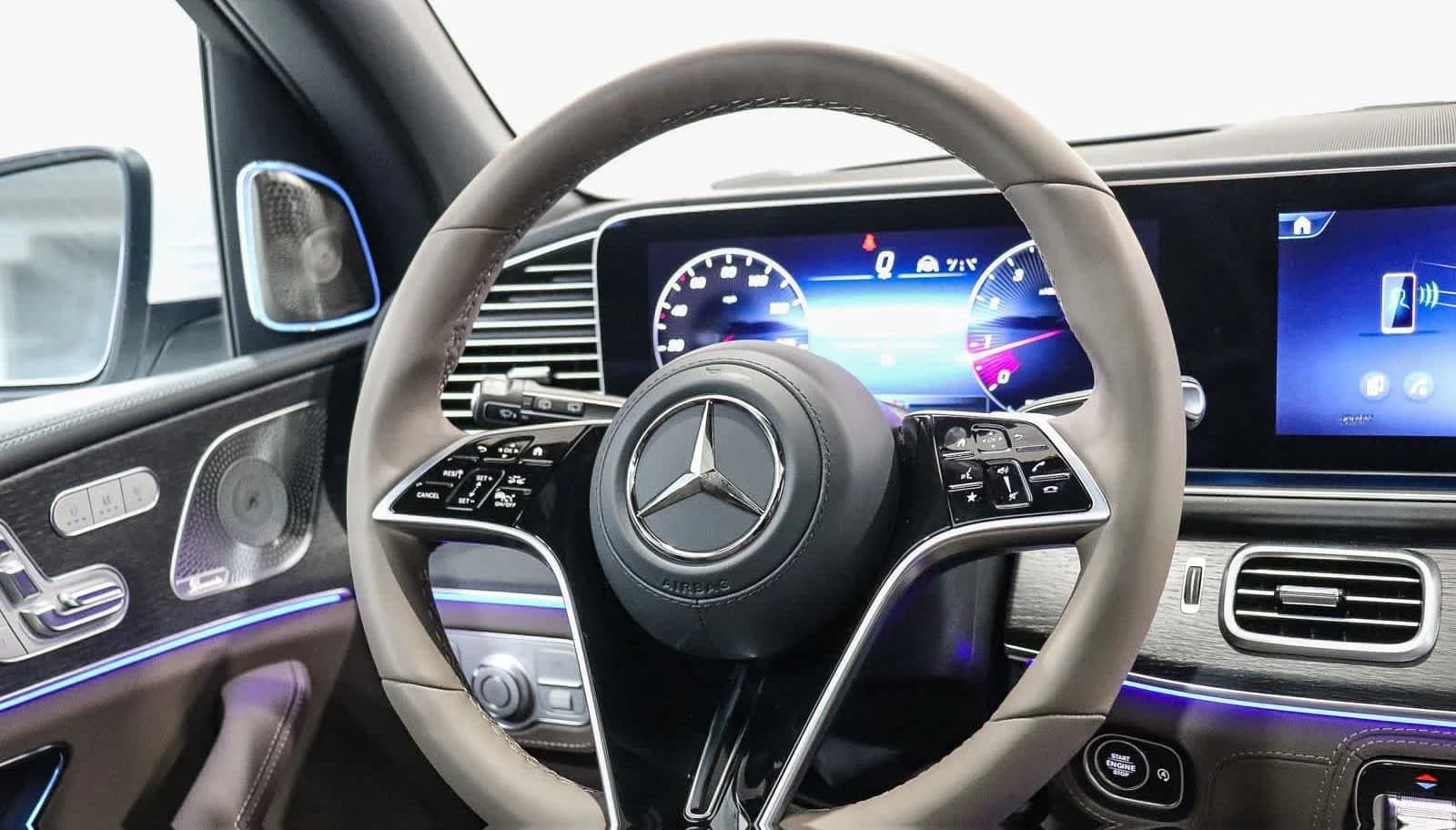 Mercedes-Benz GLS Maybach GLS 600 4MATIC SUV 2026 — side view