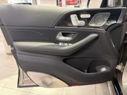 Mercedes-Benz GLS Maybach GLS 600 4MATIC SUV 2026 — side view