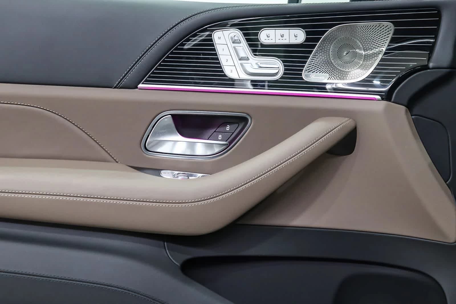 Mercedes-Benz GLS Maybach GLS 600 4MATIC SUV 2026 — side view