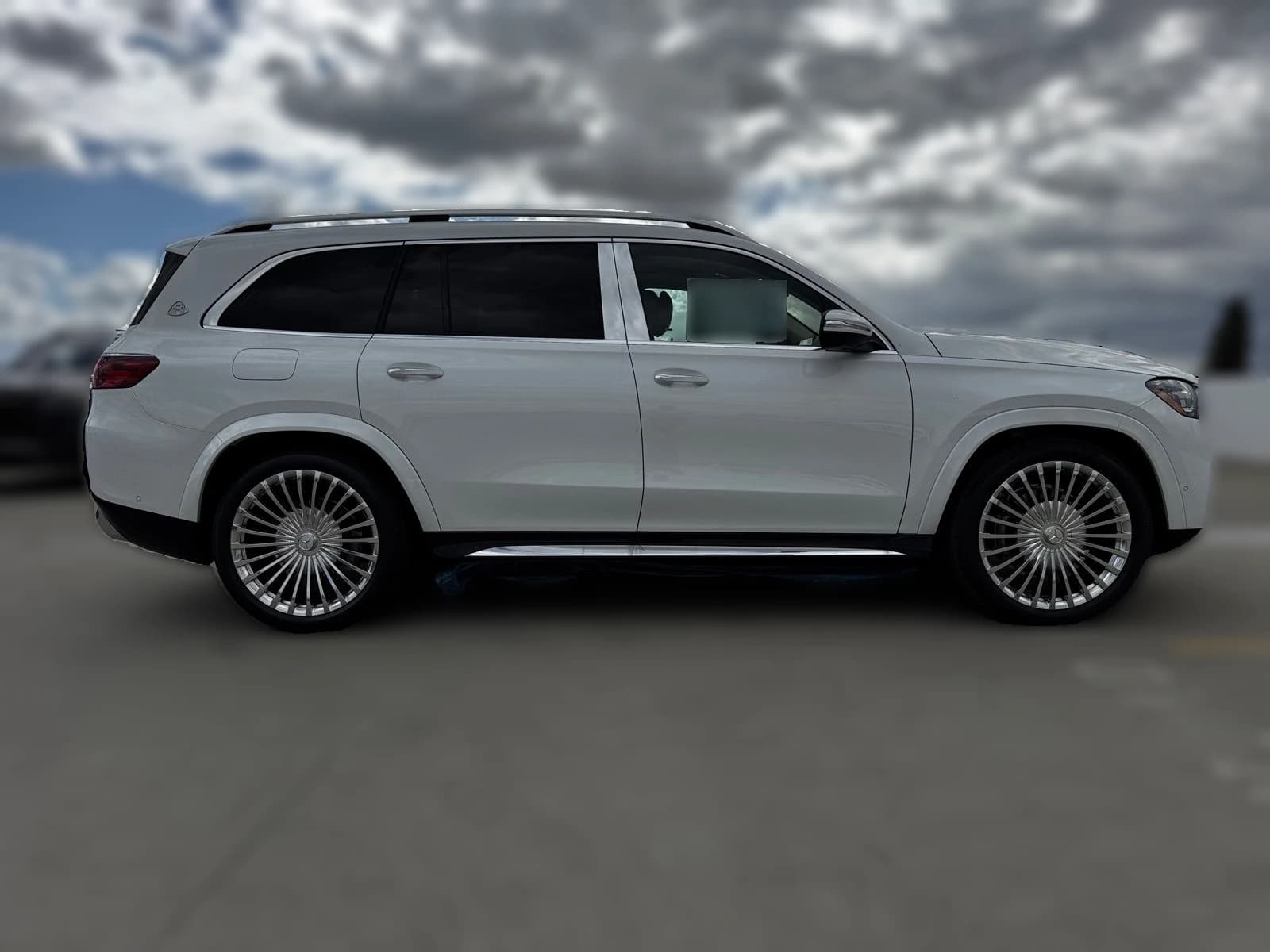 Mercedes-Benz GLS Maybach GLS 600 4MATIC SUV 2026 — side view
