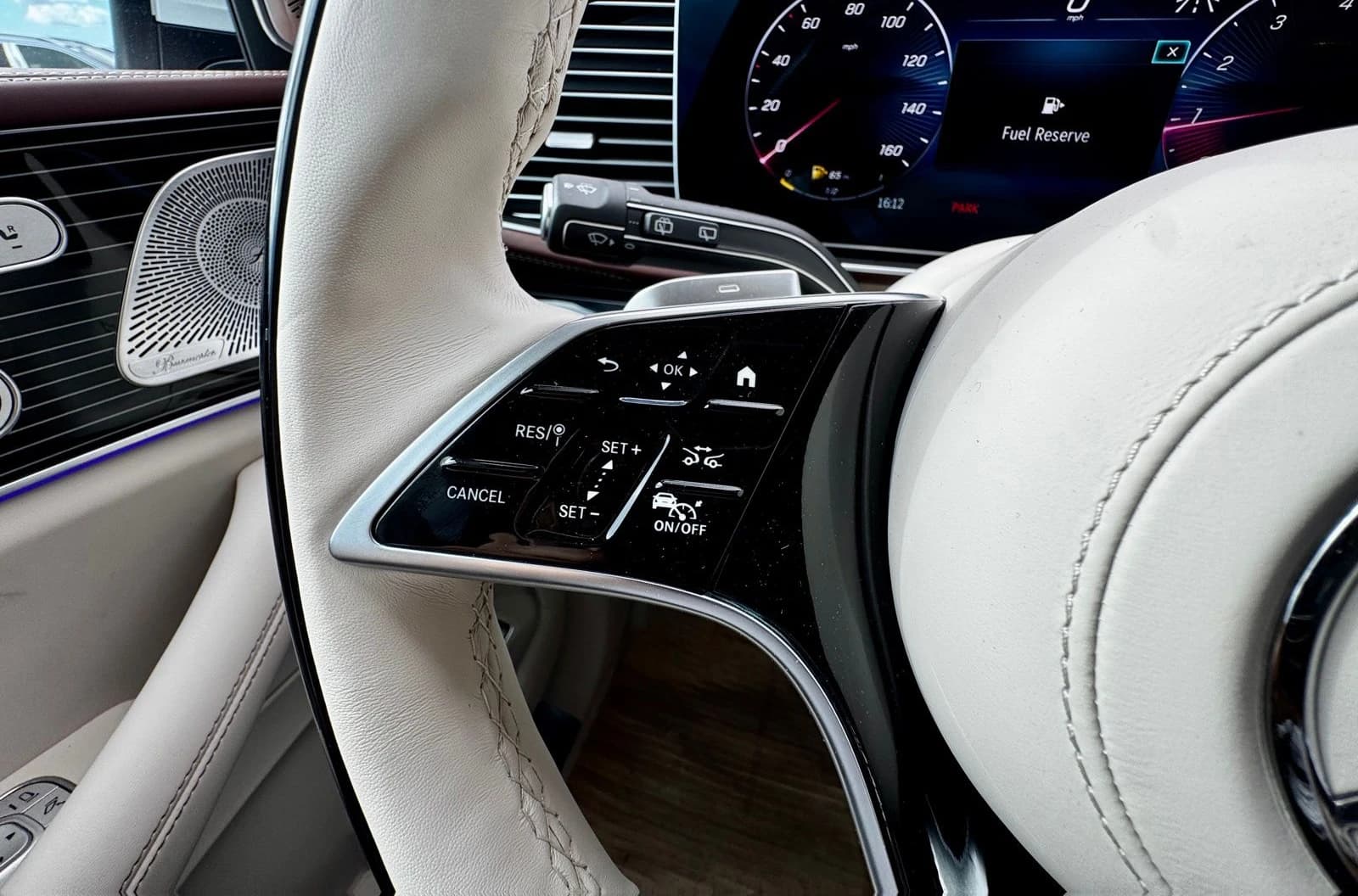 Mercedes-Benz GLS Maybach GLS 600 4MATIC SUV 2026 — side view