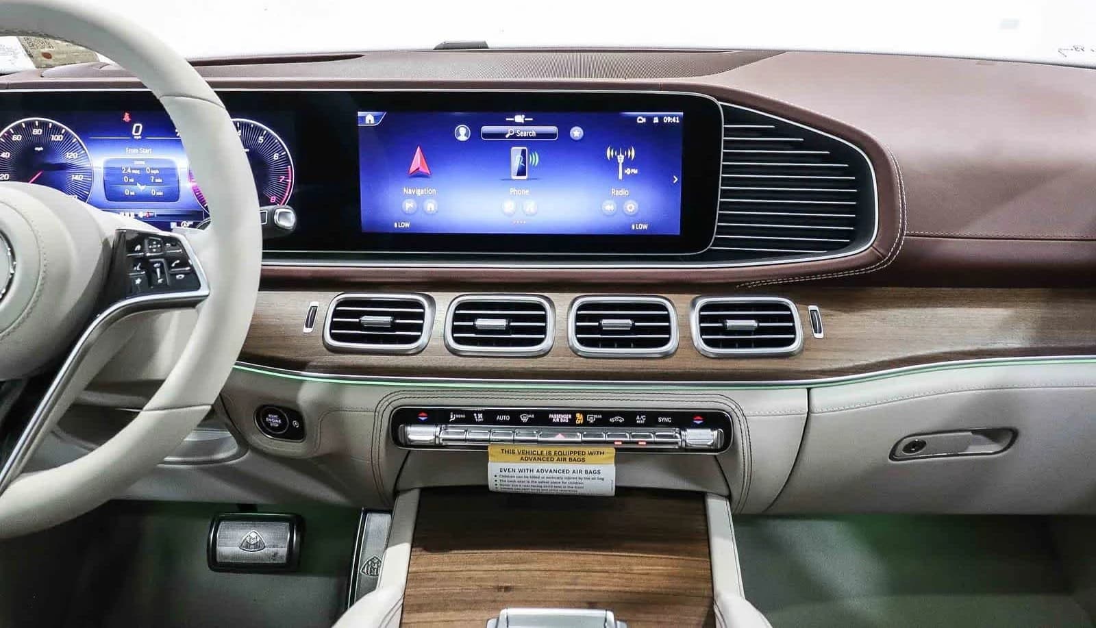Mercedes-Benz GLS Maybach GLS 600 4MATIC SUV 2026 — side view