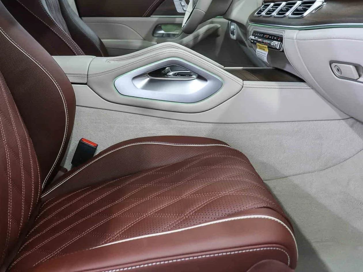 Mercedes-Benz GLS Maybach GLS 600 4MATIC SUV 2026 — side view