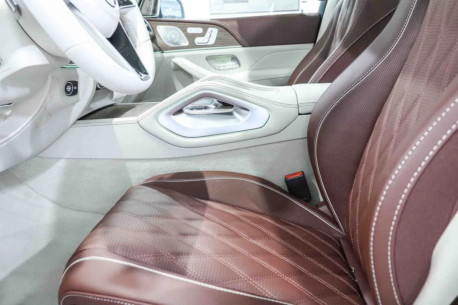Mercedes-Benz GLS Maybach GLS 600 4MATIC SUV 2026 — side view