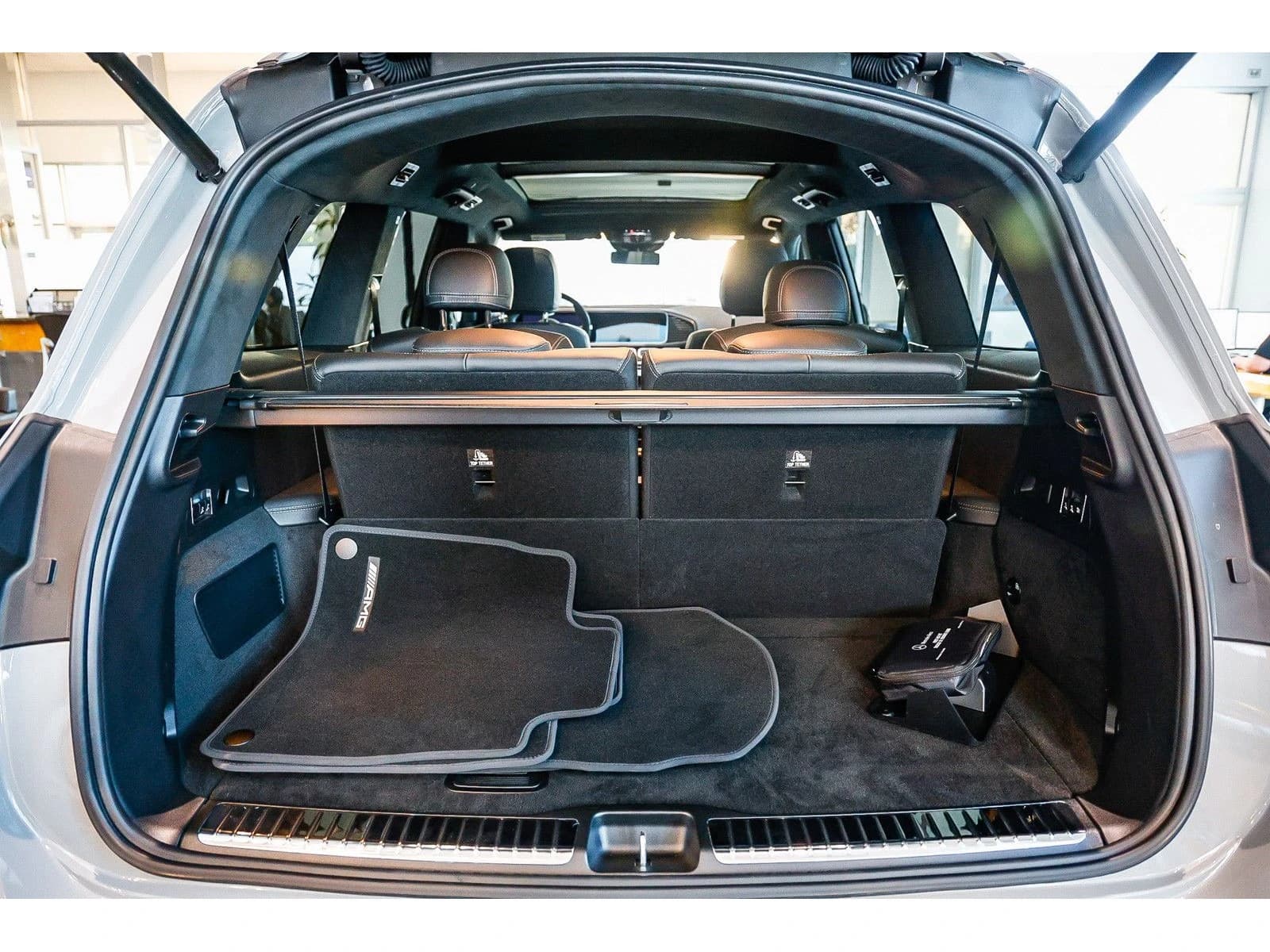 Mercedes-Benz GLS AMG GLS 63 4MATIC+ SUV 2026 — side view