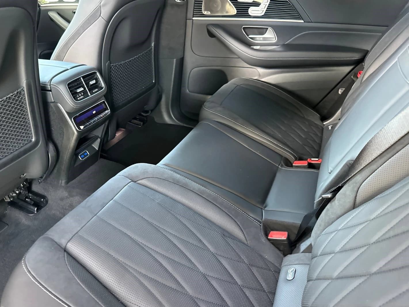 Mercedes-Benz GLS AMG GLS 63 4MATIC+ SUV 2026 — side view