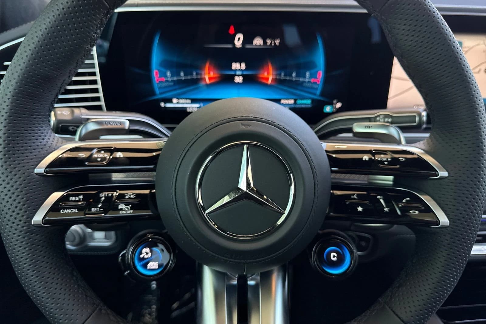 Mercedes-Benz GLS AMG GLS 63 4MATIC+ SUV 2026 — side view