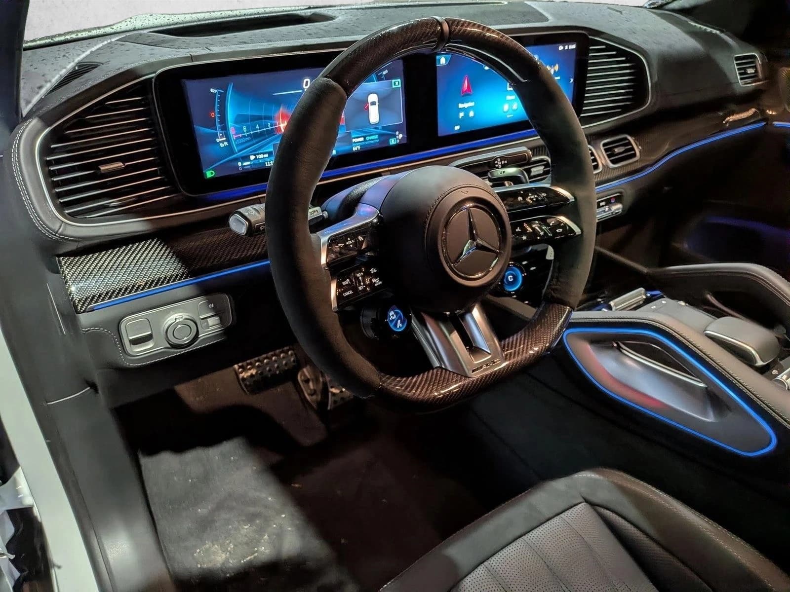 Mercedes-Benz GLS AMG GLS 63 4MATIC+ SUV 2026 — side view
