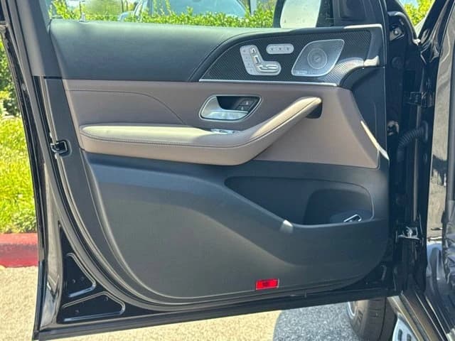 Mercedes-Benz GLS AMG GLS 63 4MATIC+ SUV 2026 — side view
