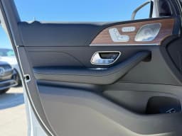 Mercedes-Benz GLS AMG GLS 63 4MATIC+ SUV 2026 — side view