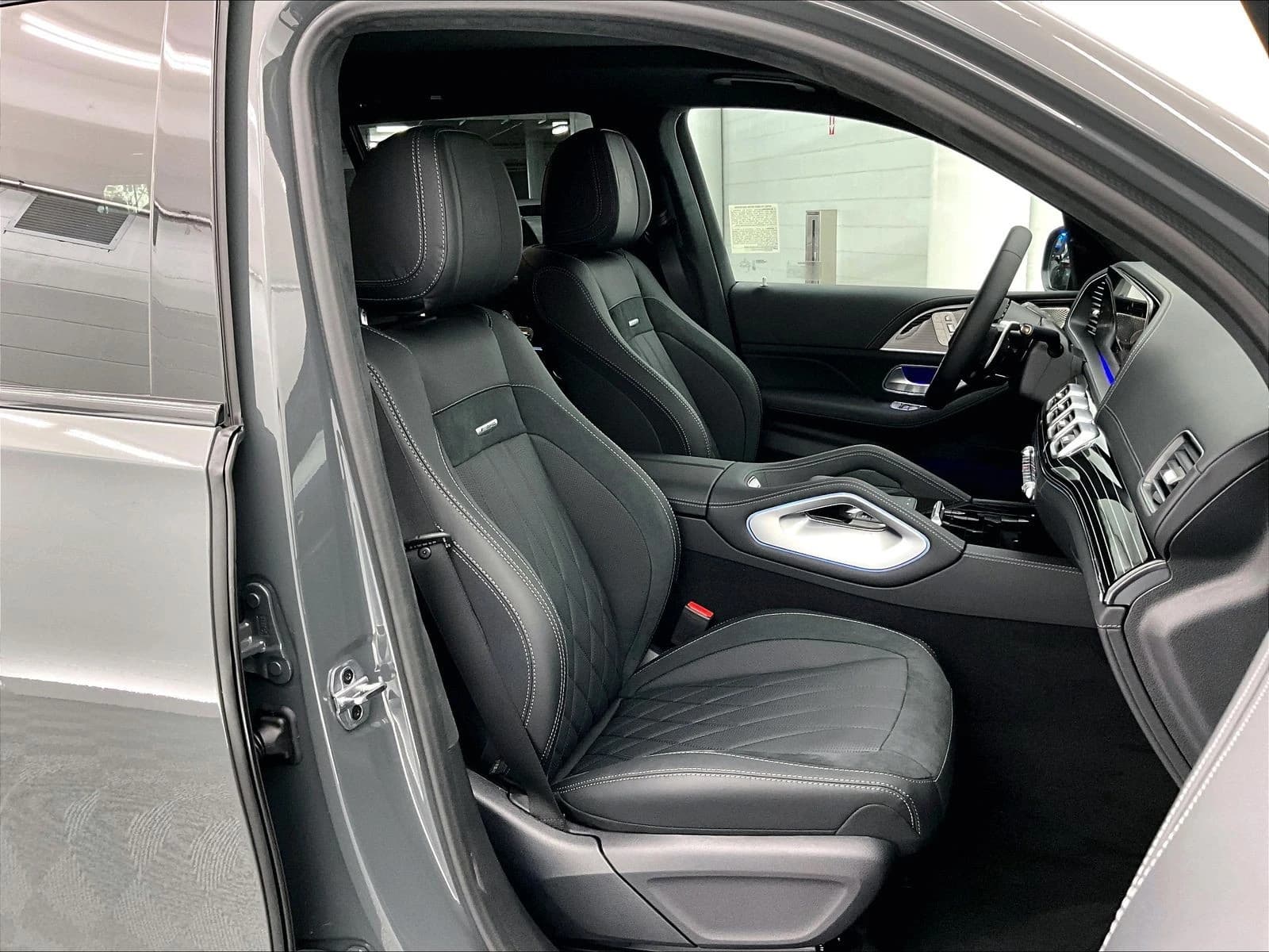 Mercedes-Benz GLS AMG GLS 63 4MATIC+ SUV 2026 — side view