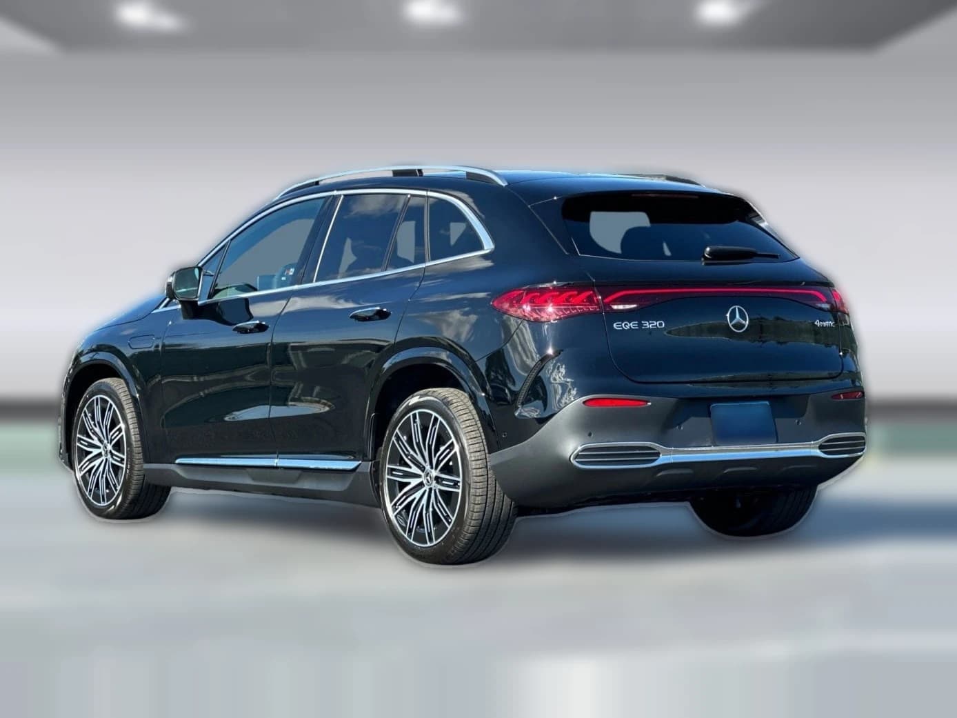 Mercedes-Benz EQE EQE 320 4MATIC SUV 2026 — side view