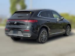 Mercedes-Benz EQE EQE 320+ SUV 2026 — side view