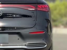 Mercedes-Benz EQE EQE 320+ SUV 2026 — side view