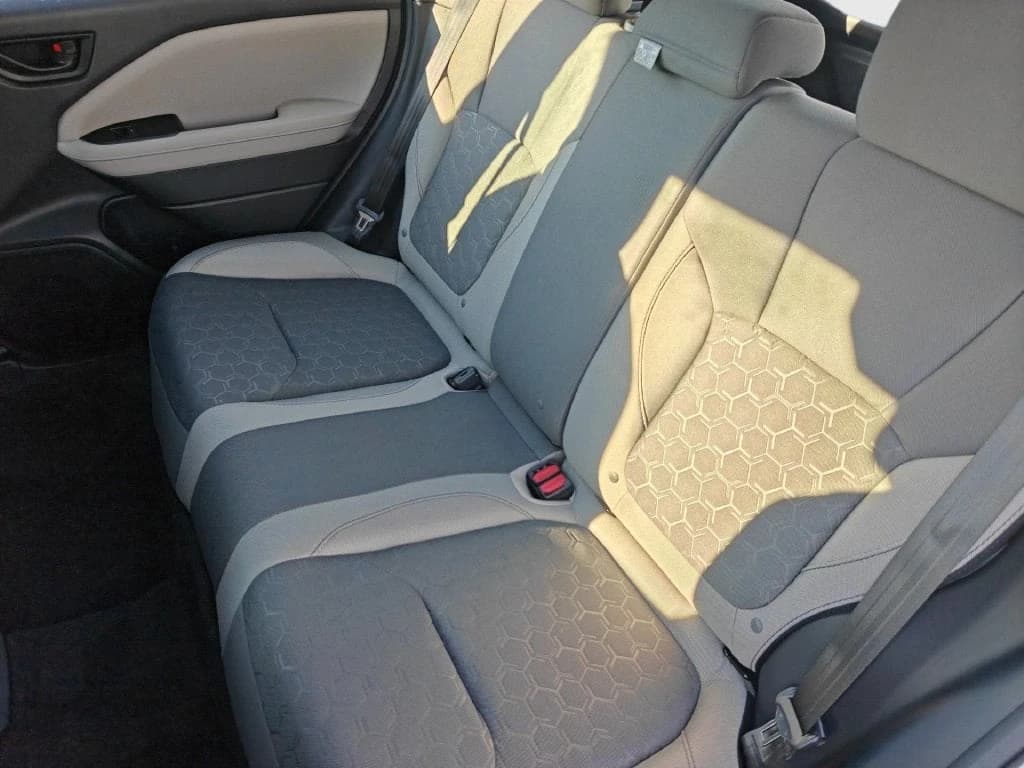 Subaru Forester Base AWD 2026 — side view