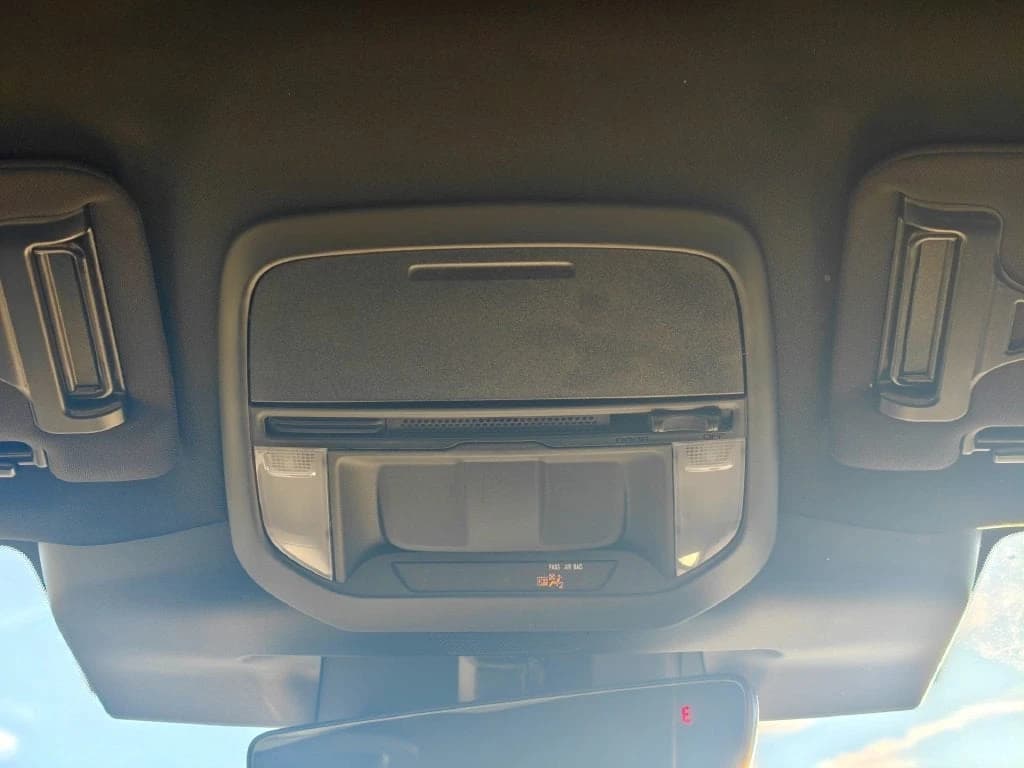 Subaru Forester Base AWD 2026 — side view