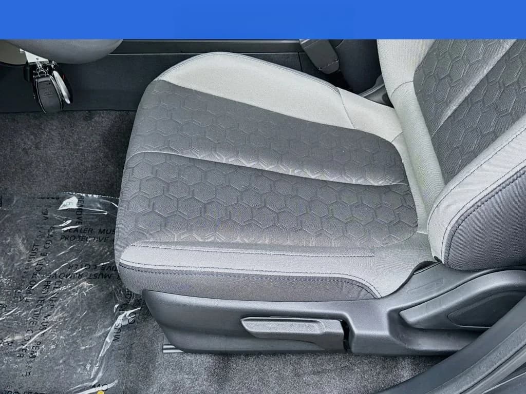 Subaru Forester Base AWD 2026 — side view