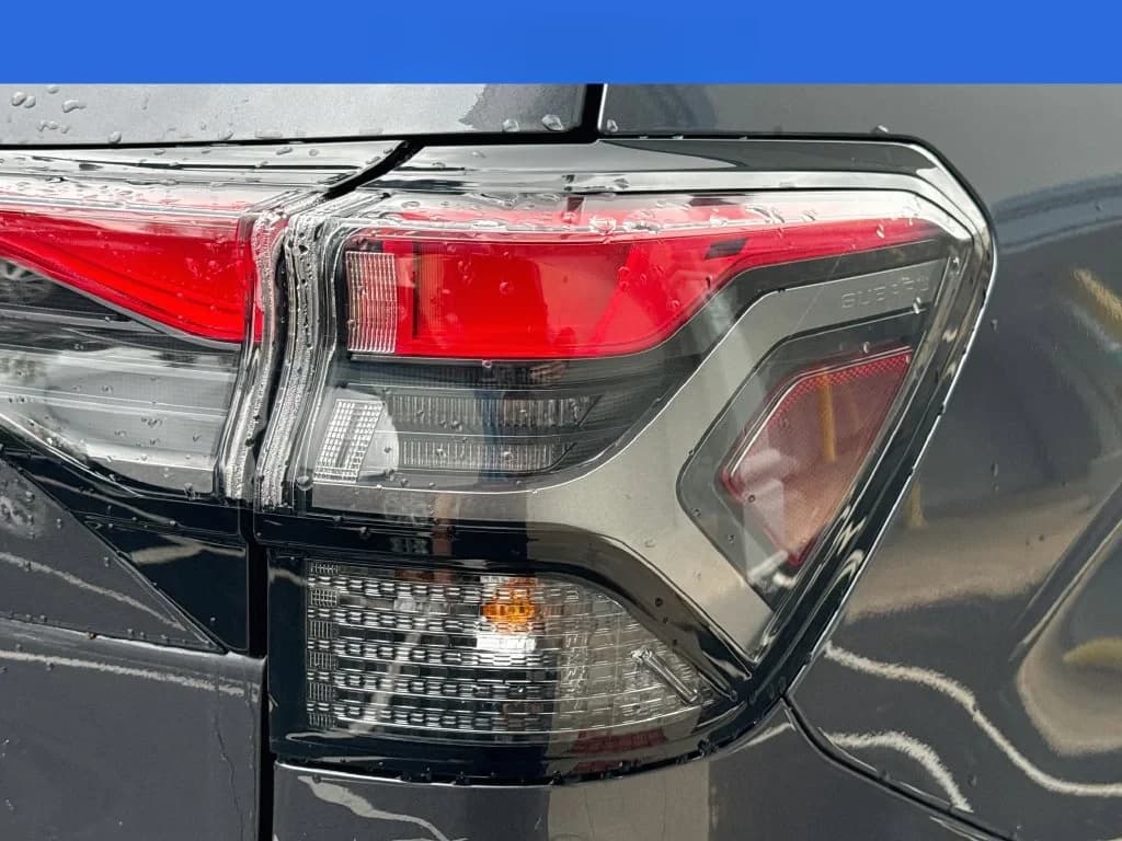 Subaru Forester Base AWD 2026 — side view