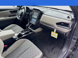 Subaru Forester Base AWD 2026 — side view