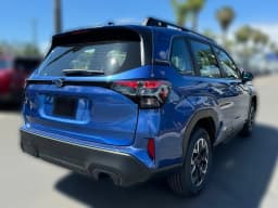 Subaru Forester Base AWD 2026 — side view