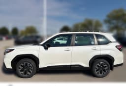 Subaru Forester Base AWD 2026 — side view
