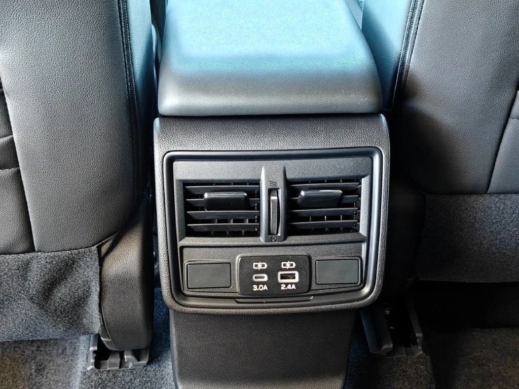 Subaru Forester Premium AWD 2026 — side view