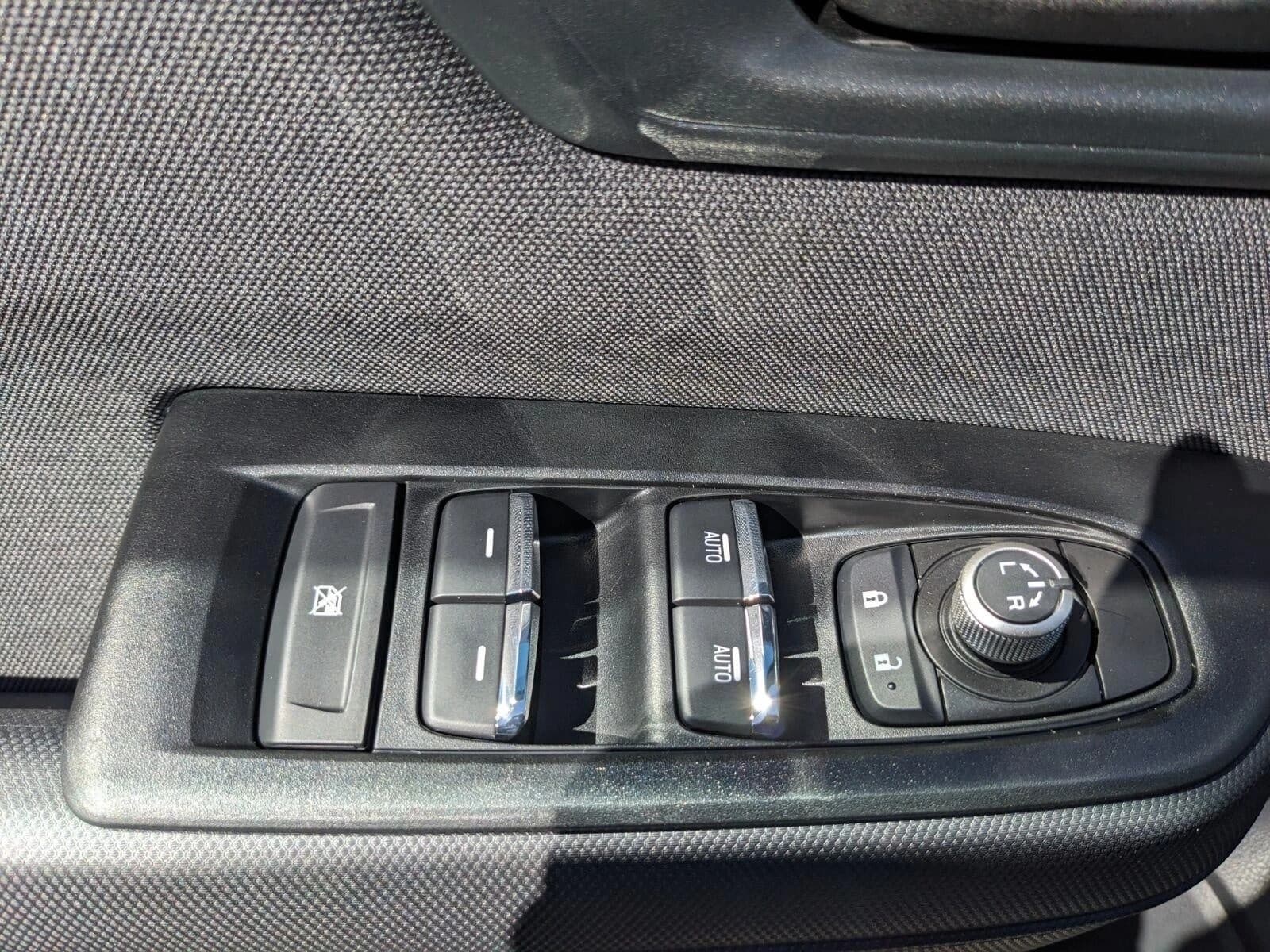 Subaru Forester Premium AWD 2026 — side view