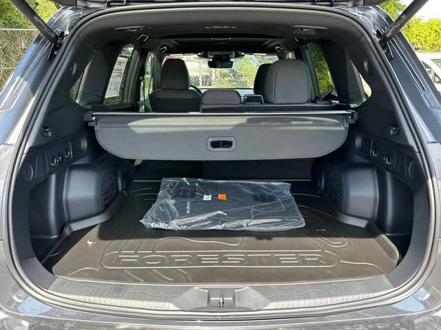 Subaru Forester Premium AWD 2026 — side view